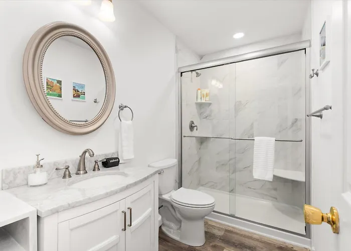 Renovated Oceanside 2br W Deck & Park Views *