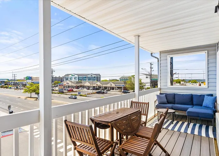 Hébergement de vacances Renovated Oceanside 2br W Deck & Park Views