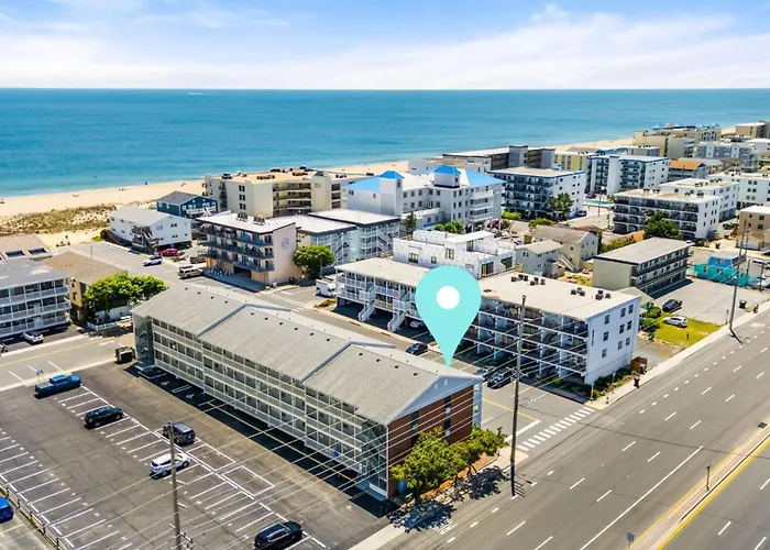 Hébergement de vacances Renovated Oceanside 2br W Deck & Park Views