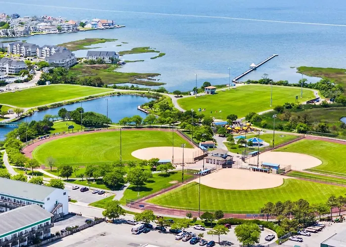 Renovated Oceanside 2br W Deck & Park Views * Ocean City