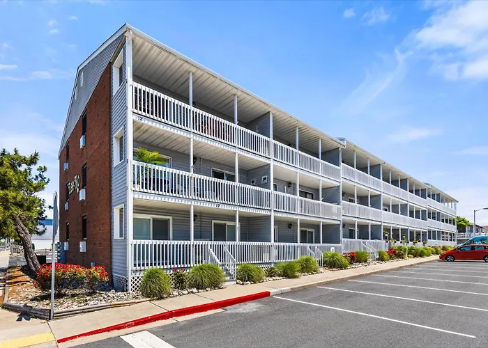 Hébergement de vacances Renovated Oceanside 2br W Deck & Park Views *